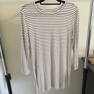Black and white striped long sleeve tunic